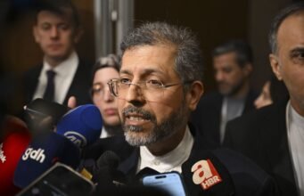 Iran dan Afrika Selatan harus menanggung akibatnya atas sikap Israel, kata pejabat Iran