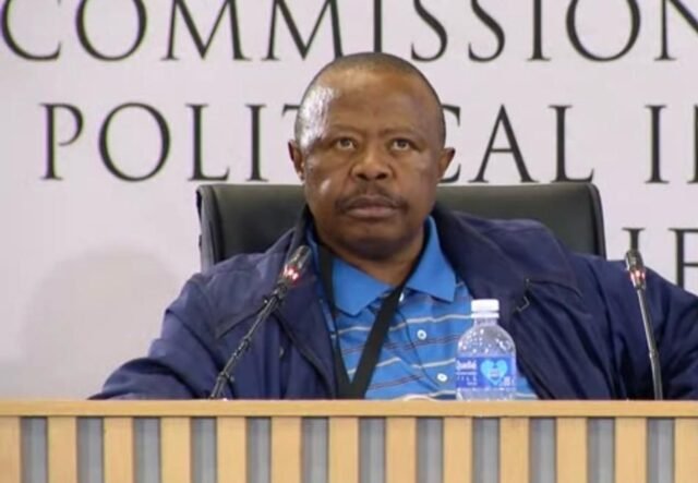 Kepala polisi lalu lintas Gauteng Inspektur Samuel Mashaba diskors setelah