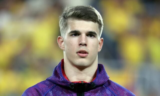 Klub Liga Premier mengungguli Barcelona dalam perebutan bek berperingkat teratas