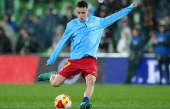 Klub Ligue 1 meluncurkan negosiasi dengan gelandang Barcelona mengenai transfer musim panas