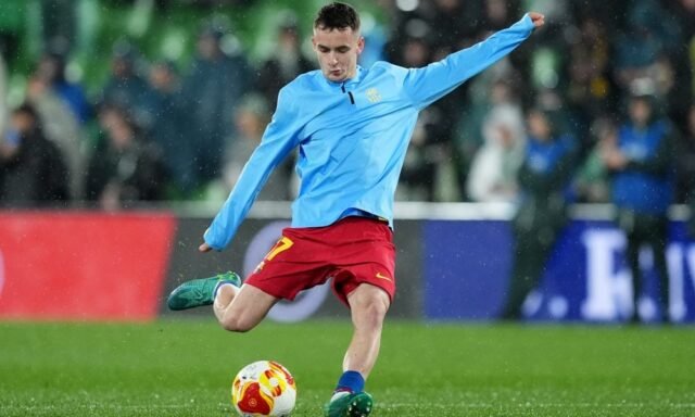Klub Ligue 1 meluncurkan negosiasi dengan gelandang Barcelona mengenai transfer