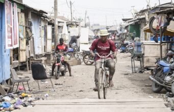 Komersialisasi permukiman informal secara diam-diam di Ghana