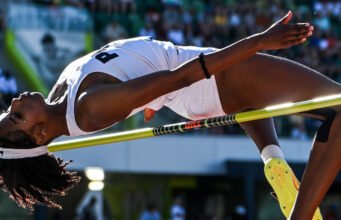 Lofton menyelesaikan musim sebagai tim kedua All-American – Purdue Boilermakers