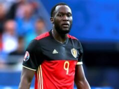 Lukaku memberikan pengaruh dari bangku cadangan saat Setan Merah menunggu kick-off