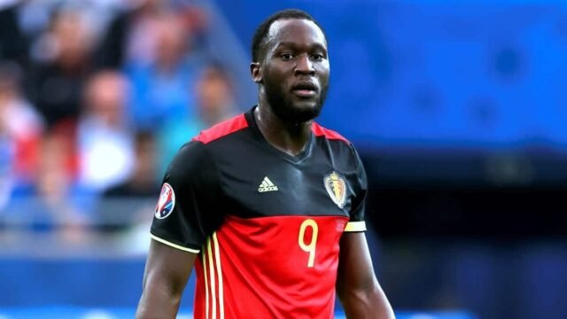 Lukaku memberikan pengaruh dari bangku cadangan saat Setan Merah menunggu