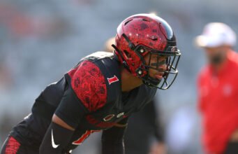 Lumba-lumba menandatangani CB putaran pertama Chris Johnson