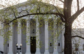 Mahasiswa hukum Emory ini berjuang untuk perlindungan tempat kerja: NPR