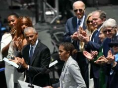 Mantan presiden, bintang, tapi bukan Trump, mengunjungi Obama Center