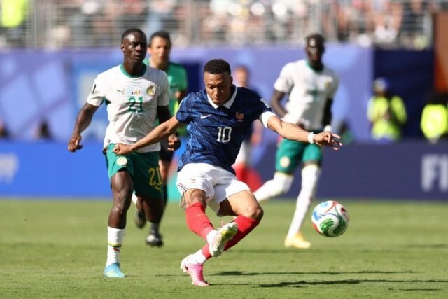 Mbappé menggandakan Prancis untuk mengklaim kemenangan pertama melawan Senegal