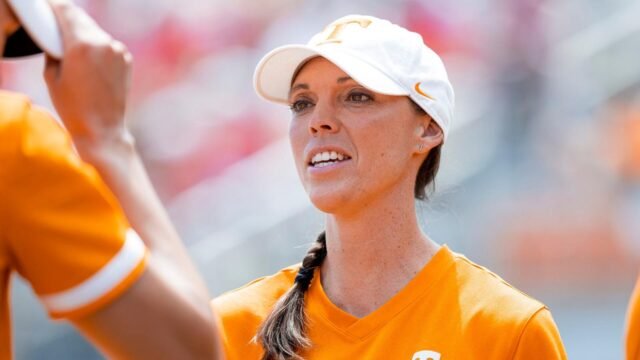 Megan Rhodes Smith diangkat menjadi pelatih kepala asosiasi