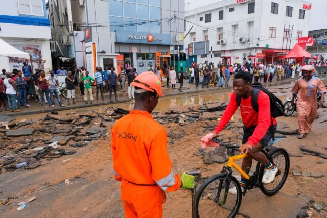 Mengapa Accra terus mengalami banjir meskipun ada dana $300 juta
