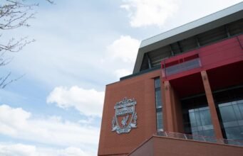 Mengapa ‘luar biasa’ Rio Ngumoha ‘akan menghemat £130 juta Liverpool’