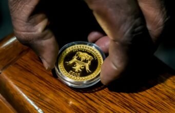 Mengapa perdagangan emas Zimbabwe bergantung pada perantara swasta