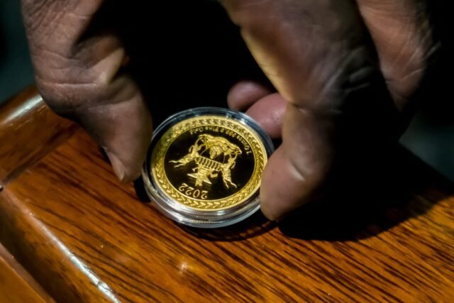 Mengapa perdagangan emas Zimbabwe bergantung pada perantara swasta