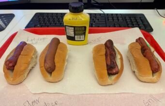 Metode Memasak Hot Dog yang Baik, Terbaik, dan Terbaik: NPR