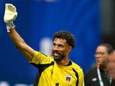 Momen pahit manis bagi kiper Cape Verde Vozinha karena masalah visa membuat ibu kehilangan kesempatan untuk menyaksikan eksploitasi Spanyol