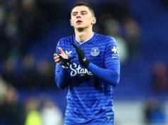 Mykolenko mengincar trofi setelah menandatangani kontrak baru dengan Everton