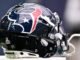 Orang Texas mengerjakan CB Sean Fresch