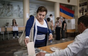 PM Armenia menuju kemenangan untuk mengkonsolidasikan pergeseran ke arah barat