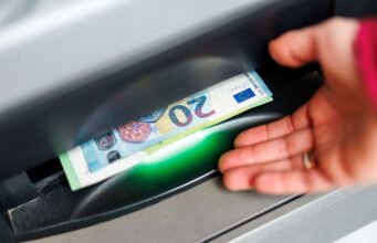 Parlemen Eropa mengutuk rezim yang mengejar kritik di luar negeri