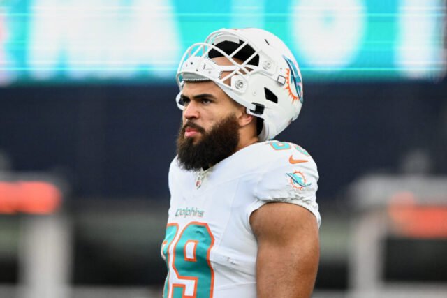 Patriot menempatkan TE Julian Hill di IR