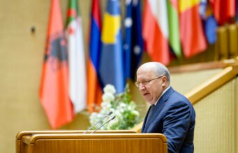 Pejabat NATO dan UE mendesak anggota parlemen untuk menghilangkan hambatan produksi pertahanan