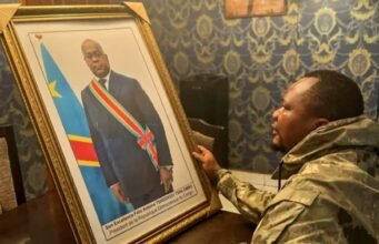 Pejuang jalanan Félix Tshisekedi menetapkan hukum di Kinshasa
