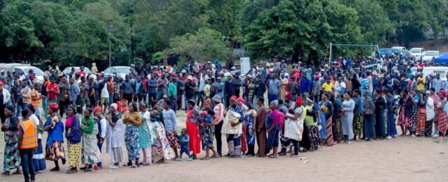 Pemerintah Afrika Selatan mencari 1.000 bus untuk memulangkan 7.000 warga