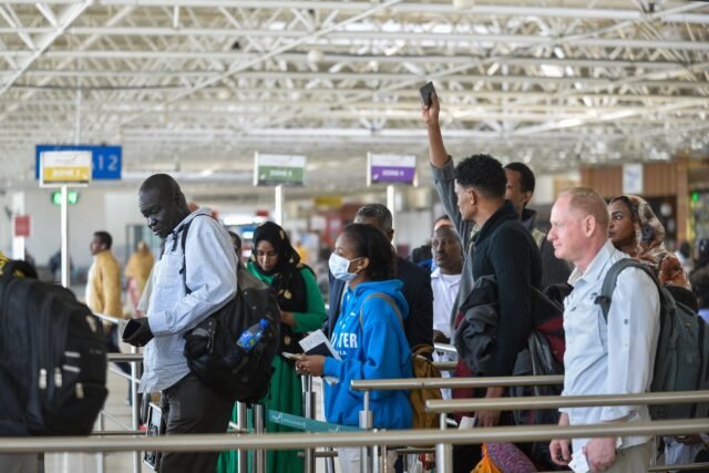 Pemerintahan Trump Secara Dramatis Mengurangi Pemrosesan Visa untuk Warga Afrika