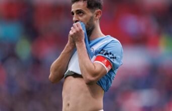 Pengejaran Barcelona terhadap agen bebas Portugal bisa gagal karena pemain bersiap untuk pindah ke Atletico Madrid