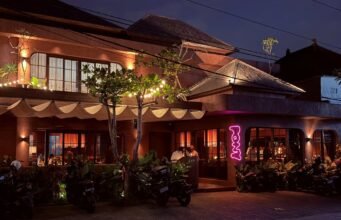 Pony buka di Berawa untuk acara makan malam dan pertemuan larut malam