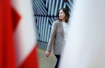 Potong anggaran birokrasi Brussel, kata Austria