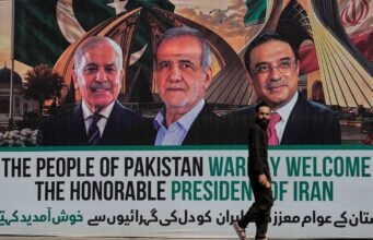 Presiden Iran mengunjungi Pakistan saat AS dan Iran sedang mengerjakan kesepakatan: NPR
