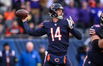 Quarterback Nathan Peterman pensiun