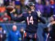 Quarterback Nathan Peterman pensiun