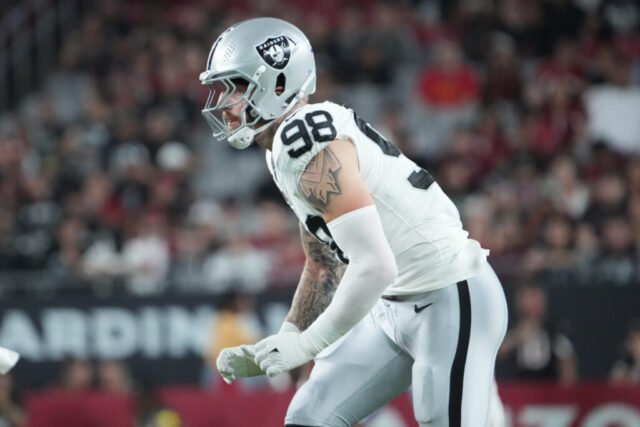 Raiders DE Maxx Crosby hendak berlatih