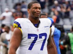Rams LT Alaric Jackson ditangkap karena pengisian baterai domestik
