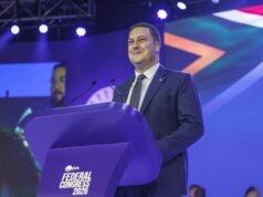 Reaksi dalam Aliansi Demokratik Afrika Selatan setelah perombakan pemimpin baru