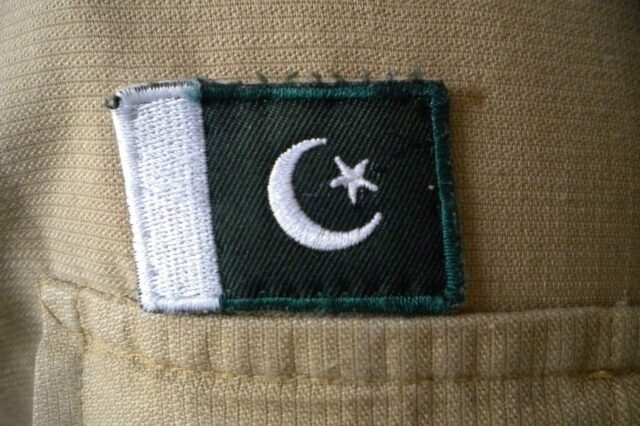 Rezim campuran Pakistan dan dampak pemerintahan yang dimiliterisasi