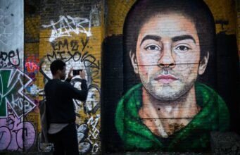 Saat persidangan Mangione semakin dekat, dukungan terhadap terdakwa ‘main hakim sendiri’ semakin meningkat: NPR
