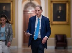 Senat meloloskan RUU imigrasi senilai $70 miliar tanpa batasan pada dana penyelesaian Trump: NPR