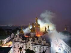 Serangan Rusia membakar situs keagamaan di Kyiv: NPR