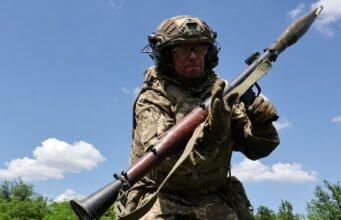 Serangan Ukraina mendorong Krimea yang dikuasai Rusia untuk menghentikan penjualan bensin sipil: NPR