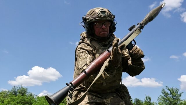 Serangan Ukraina mendorong Krimea yang dikuasai Rusia untuk menghentikan penjualan