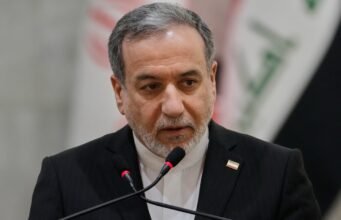 Serangan dagang AS dan Iran, menggarisbawahi rapuhnya gencatan senjata: NPR