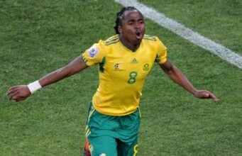 Siphiwe Tshabalala menyelesaikan program eksekutif FIFA menjelang pertandingan penting Bafana Bafana