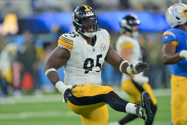 Steelers DT Keeanu Benton dalam daftar tugas ekspansi