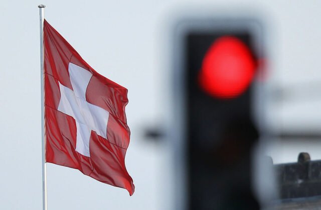 Swiss akan mengadakan pemungutan suara untuk menghasilkan suara anti-imigrasi yang