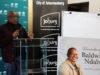 Teman dan kolega memberikan penghormatan kepada jurnalis luar biasa Baldwin Ndaba