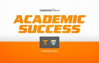 Tennessee menetapkan standar baru untuk keunggulan akademik